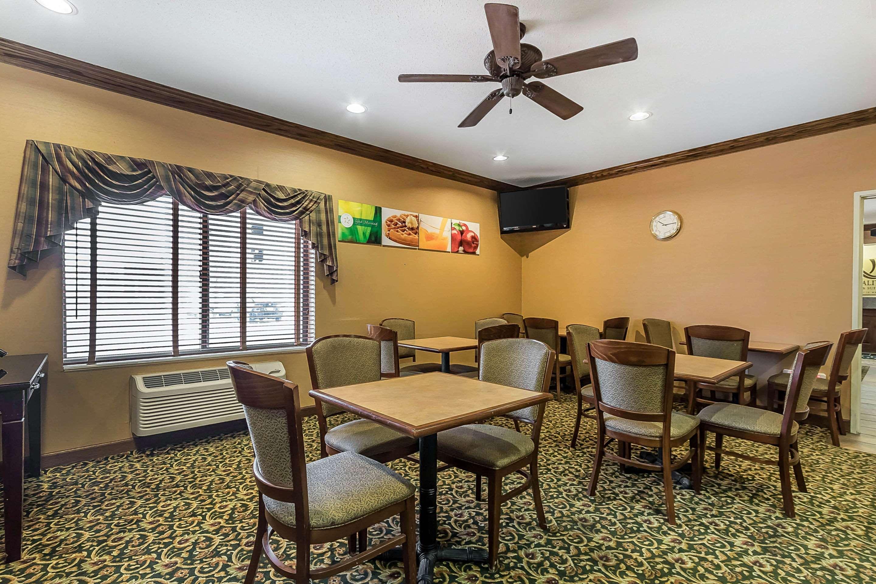 Comfort Inn & Suites Emporia Extérieur photo