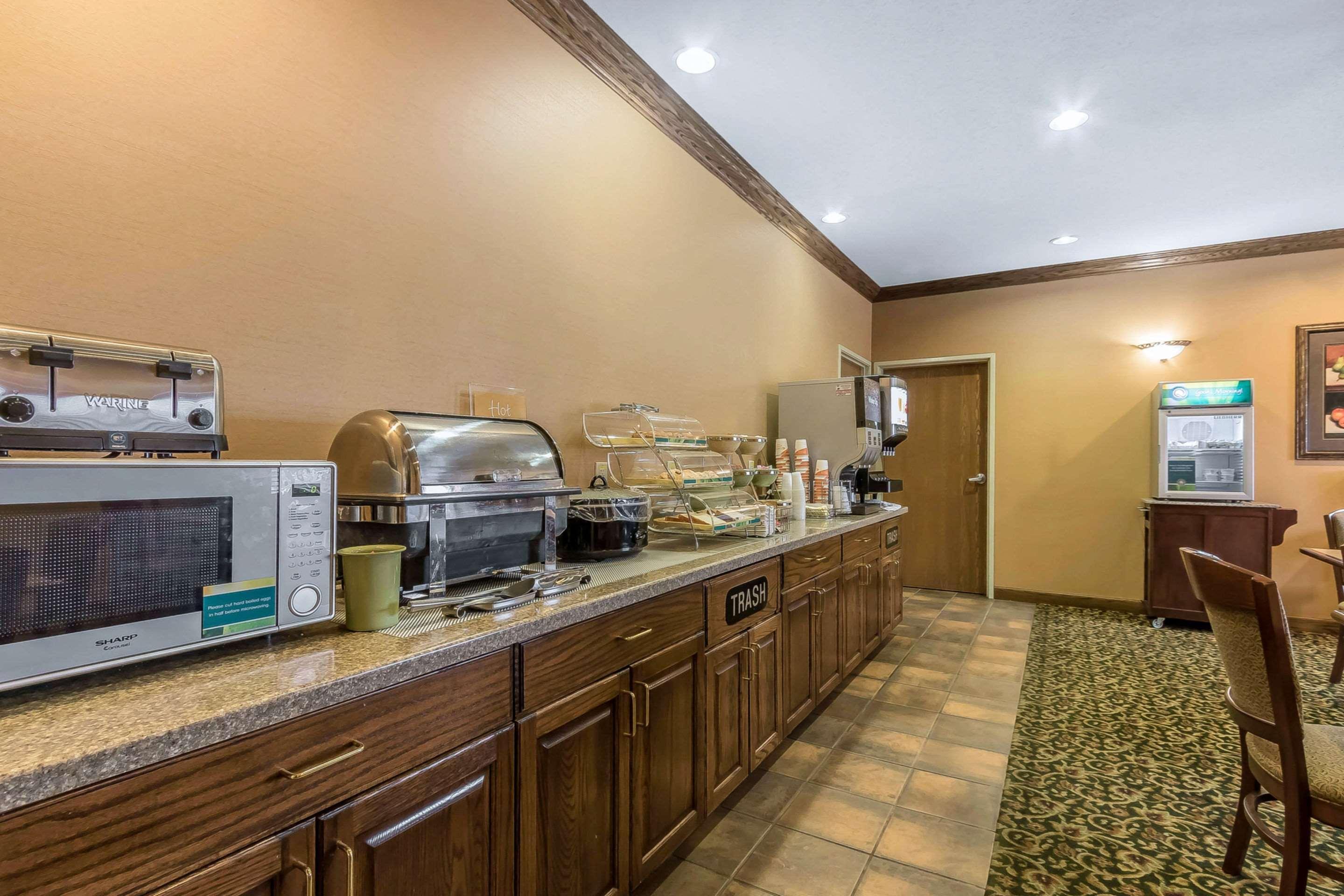 Comfort Inn & Suites Emporia Extérieur photo