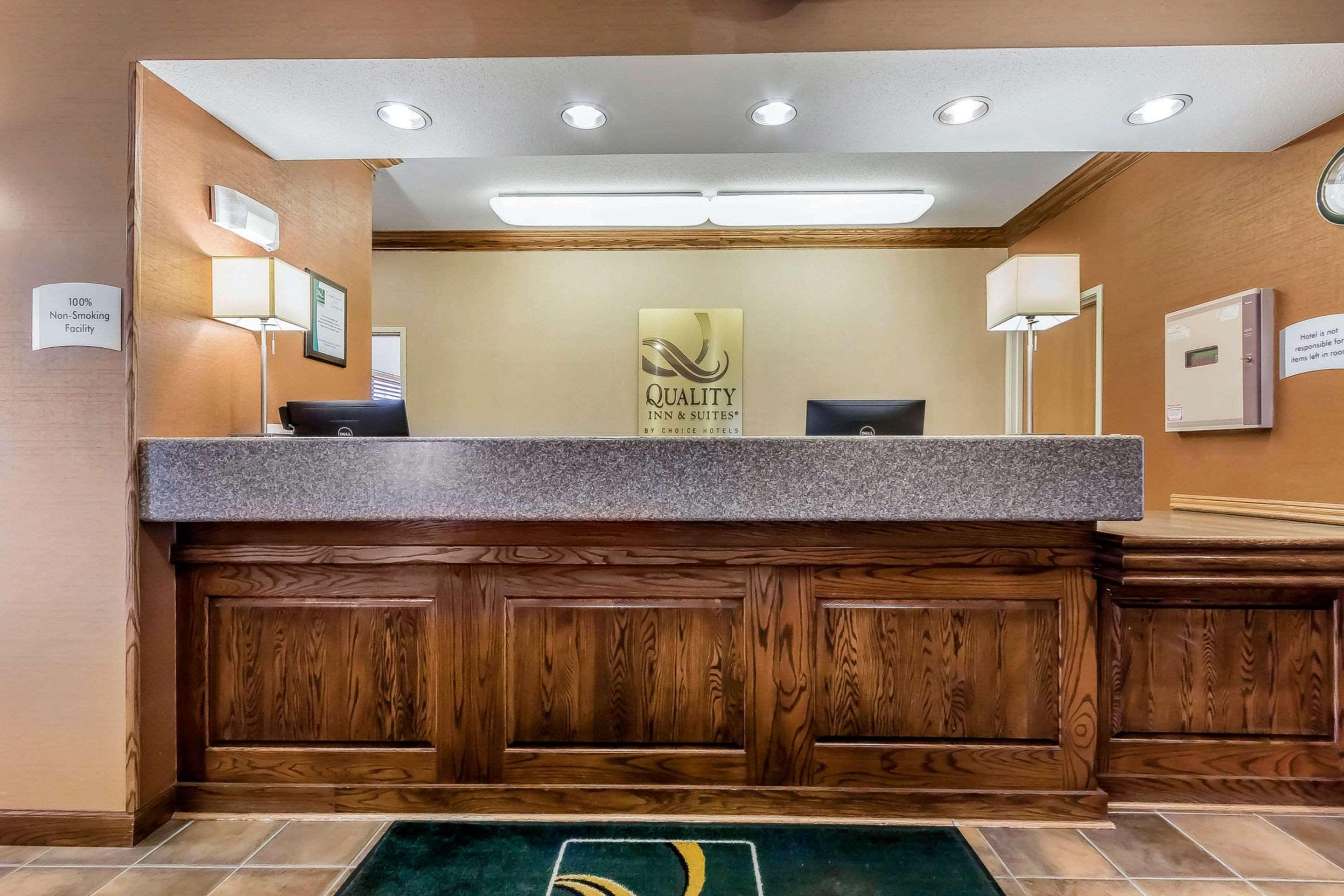 Comfort Inn & Suites Emporia Extérieur photo