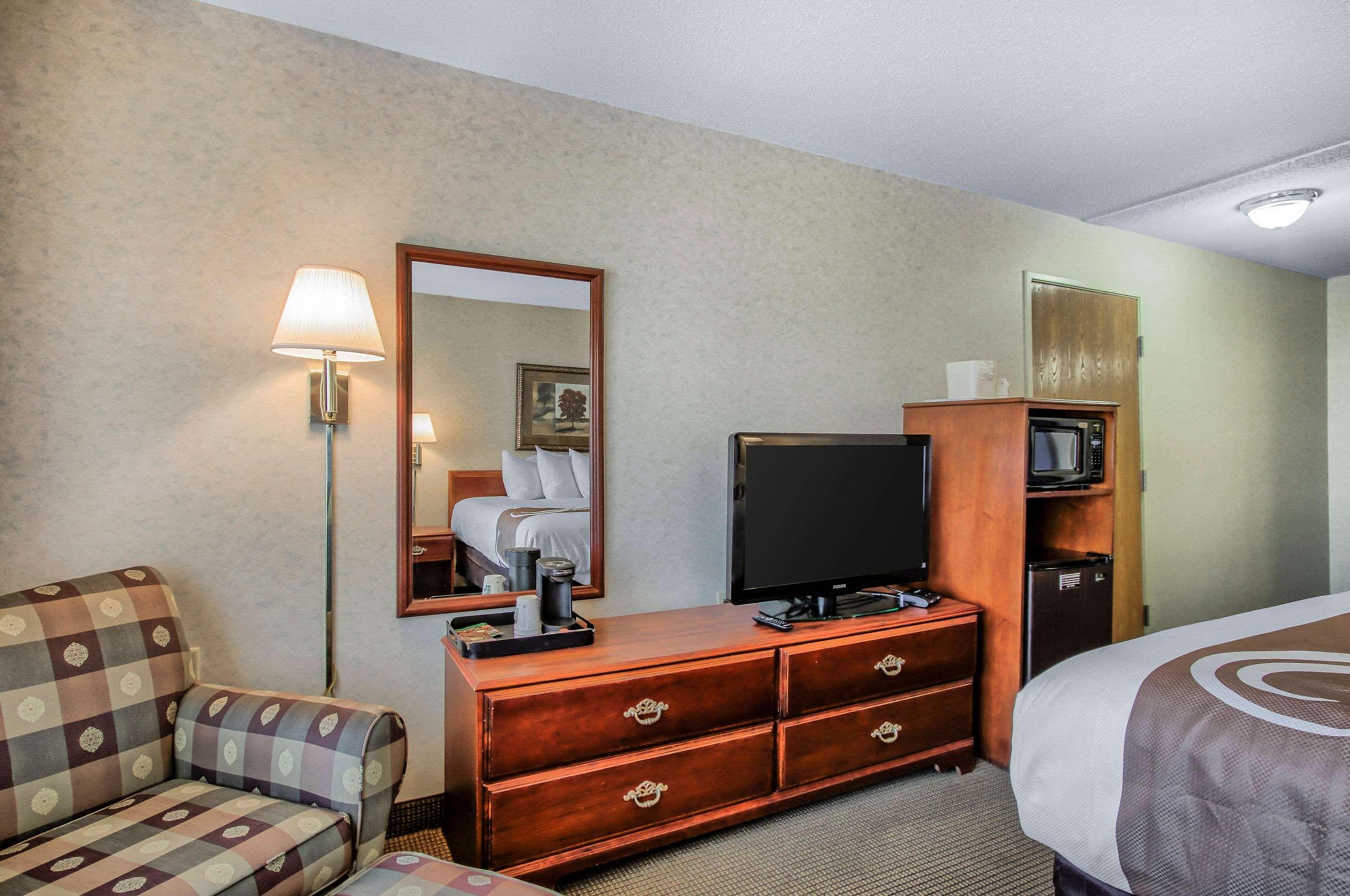 Comfort Inn & Suites Emporia Extérieur photo