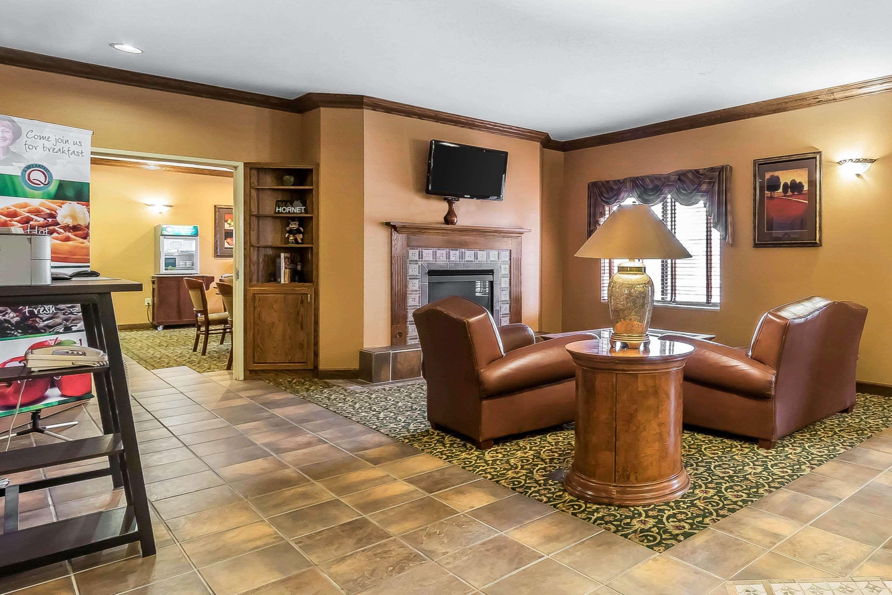 Comfort Inn & Suites Emporia Extérieur photo