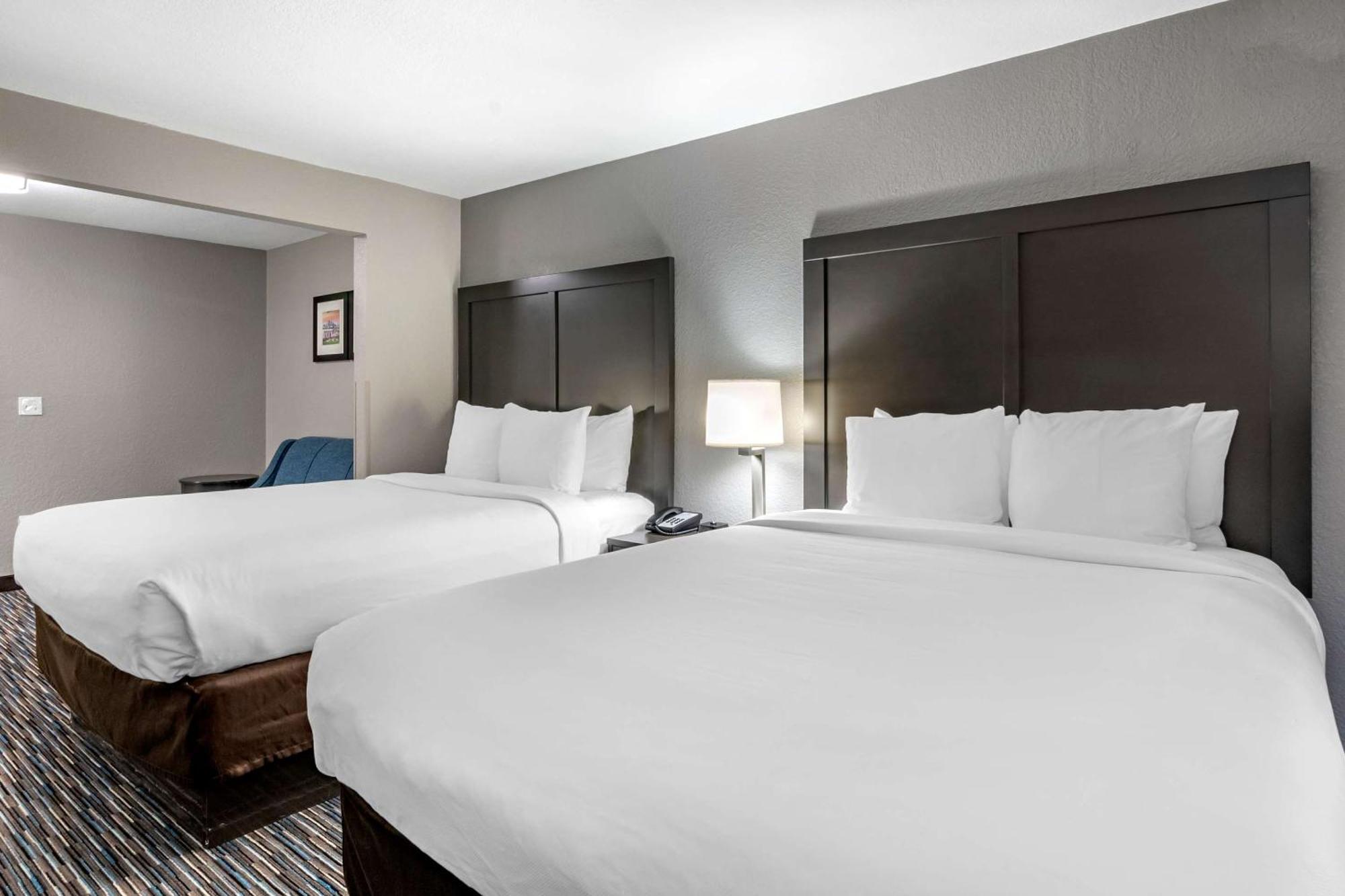 Comfort Inn & Suites Emporia Extérieur photo