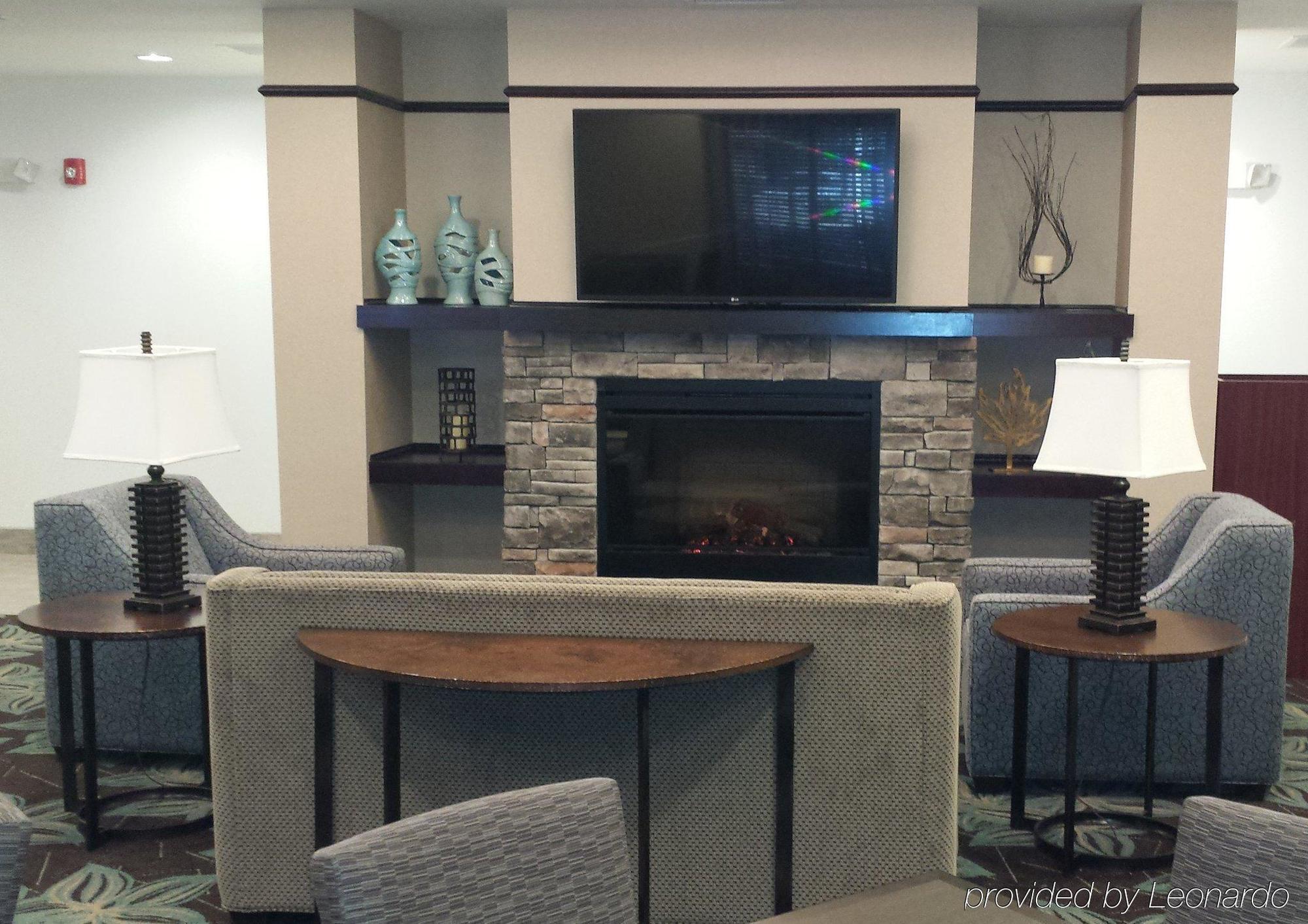 Comfort Inn & Suites Emporia Extérieur photo