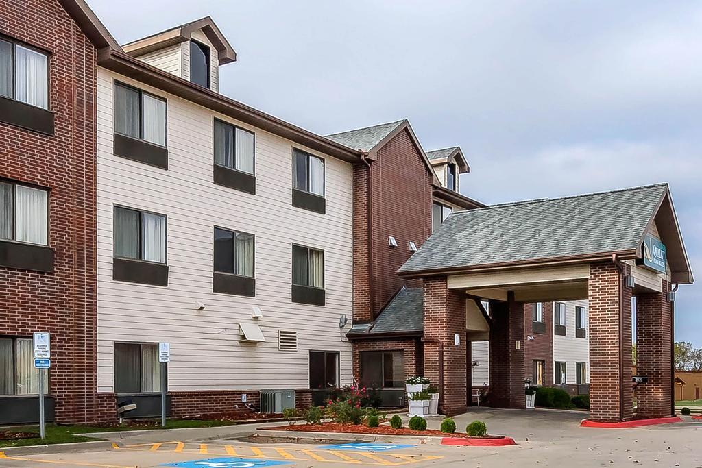 Comfort Inn & Suites Emporia Extérieur photo