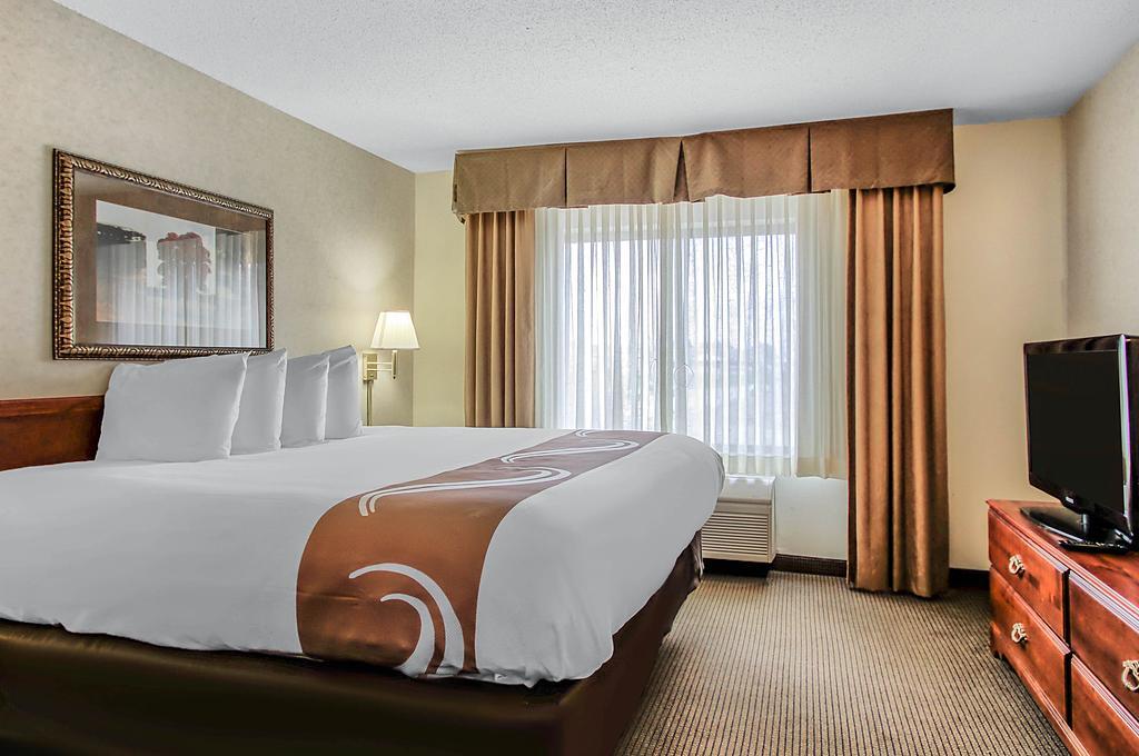 Comfort Inn & Suites Emporia Extérieur photo